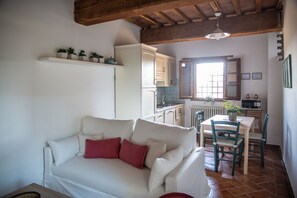 TV - Borgo San Jacopo - The Cypressino (Vicopisano)