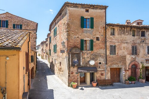 Locanda di Montisi Grancia Room among the Hills of Montalcino