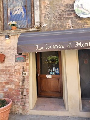 Exterior detail - Locanda di Montisi Grancia Room among the Hills of Montalcino (Montisi)