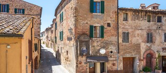 Locanda di Montisi Contrada Room among the Hills of Montalcino