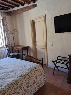WiFi, bed sheets - Locanda di Montisi Contrada Room among the Hills of Montalcino (Montisi)
