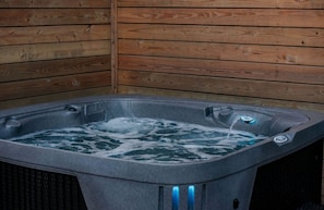 室外 SPA 浴池
