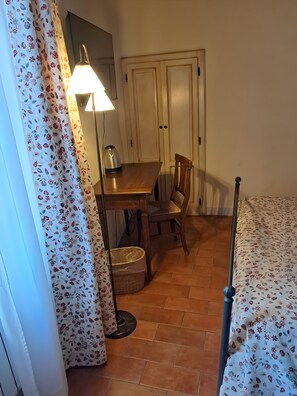WiFi, bed sheets - Locanda di Montisi San Martino Room among Montalcino Hills (Montisi)