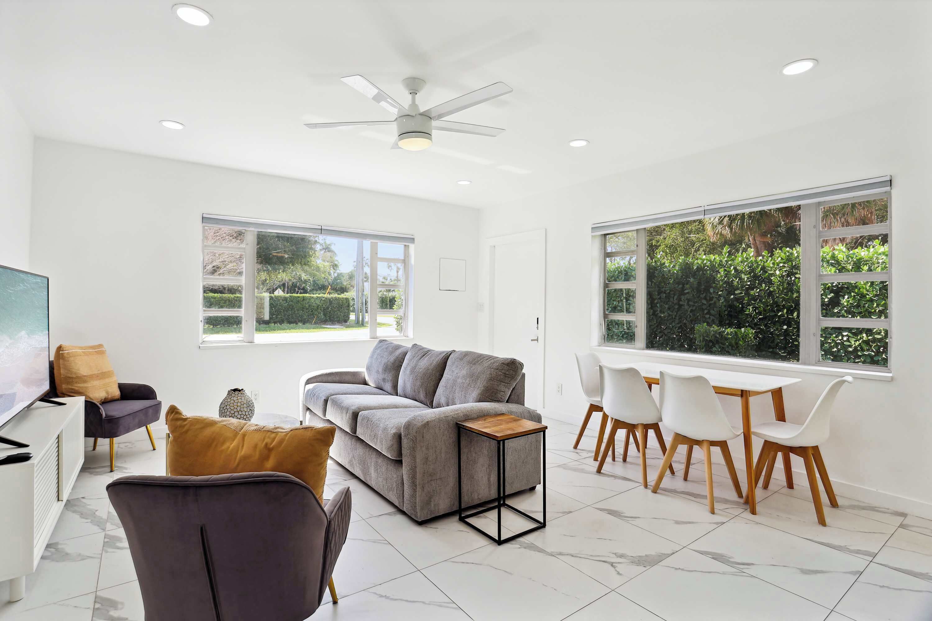 House, Multiple Beds, Patio, Garden View (Marina Row 1) | Living area