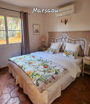 4 bedrooms, iron/ironing board, free WiFi, bed sheets - Villa Boucheron - 4 independent apartments - Sea view (Roquebrune-sur-Argens)
