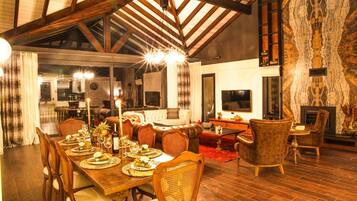 Deluxe Villa, Patio, Sea View | Dining