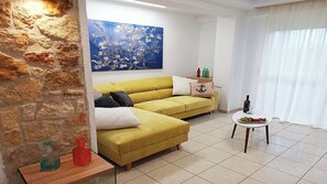 Deluxe Apartment | Living area - Elisa Luxury Suite in Nea Flogita (Flogita)