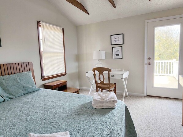 Iron/ironing board, free WiFi, bed sheets