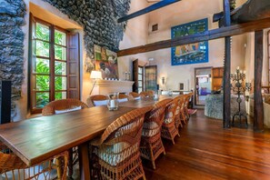 Dining - Spacious 9-bedroom private villa with AC in lovely Sóller (Sóller)