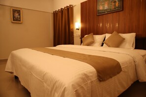 Luxury Villa, Garden View | In-room safe, blackout curtains - Vayal Varam Homestay (Kollam)
