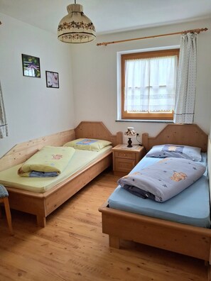 2 bedrooms, WiFi, bed sheets, wheelchair access