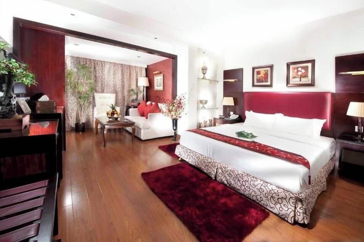 Junior Suite, City View | In-room safe, blackout drapes, free WiFi