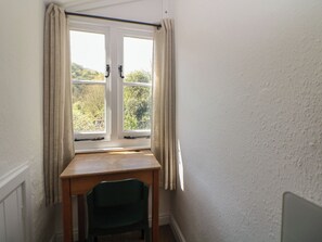 Interior - Honeysuckle Cottage (Buxton)