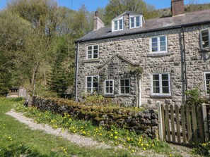 Exterior - Honeysuckle Cottage (Buxton)