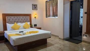 Deluxe Double Room, Patio, Mountain View | Free WiFi