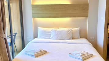 Condo, 1 Bedroom, Smoking, Balcony | 1 bedroom