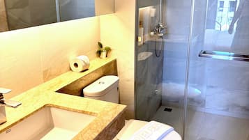 Condo, 1 Bedroom, Smoking, Balcony | Bathroom