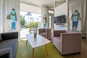 DVD player - Bright apartment in Karlshagen on Usedom with covered terrace, close to the beach (Karlshagen)