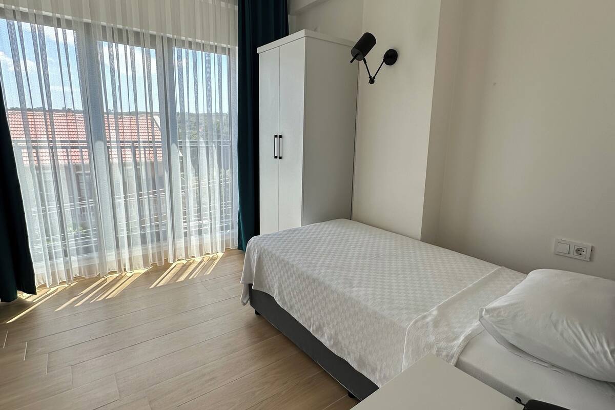 Standard Single Room | WiFi (free)