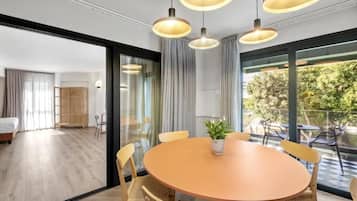 Family Apartment, Balcony | Dining