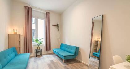 Spacious Riverside Apartment