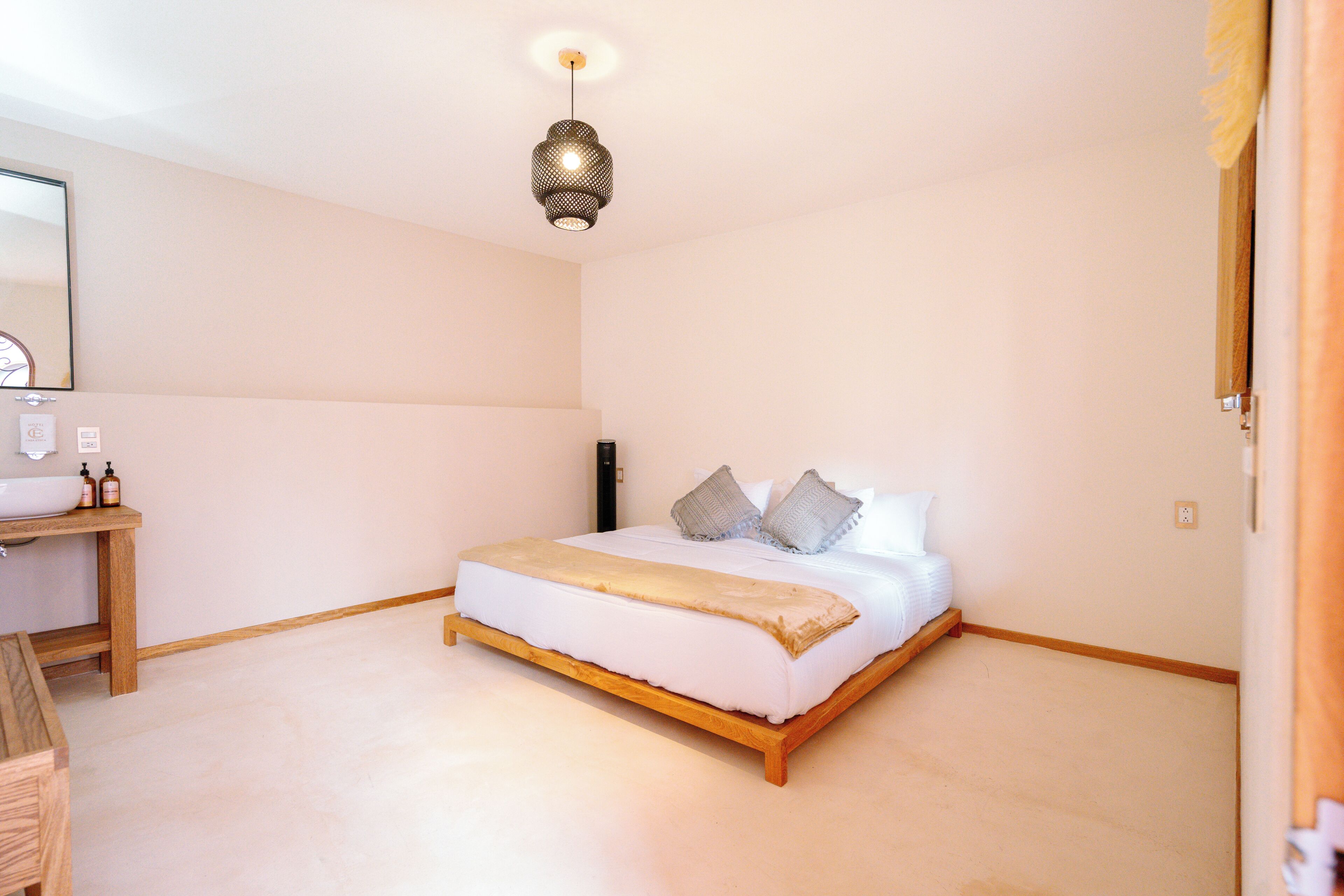 Deluxe Room | Free WiFi, bed sheets