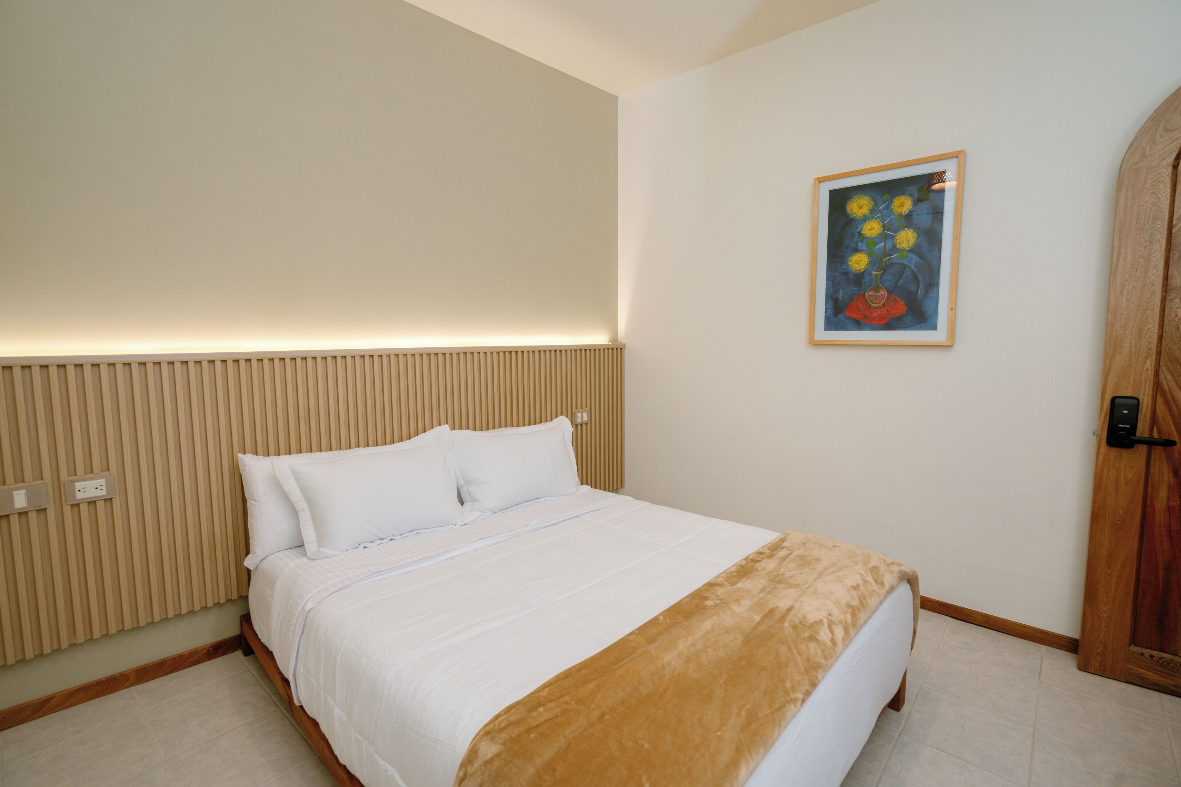 Comfort Room | Free WiFi, bed sheets