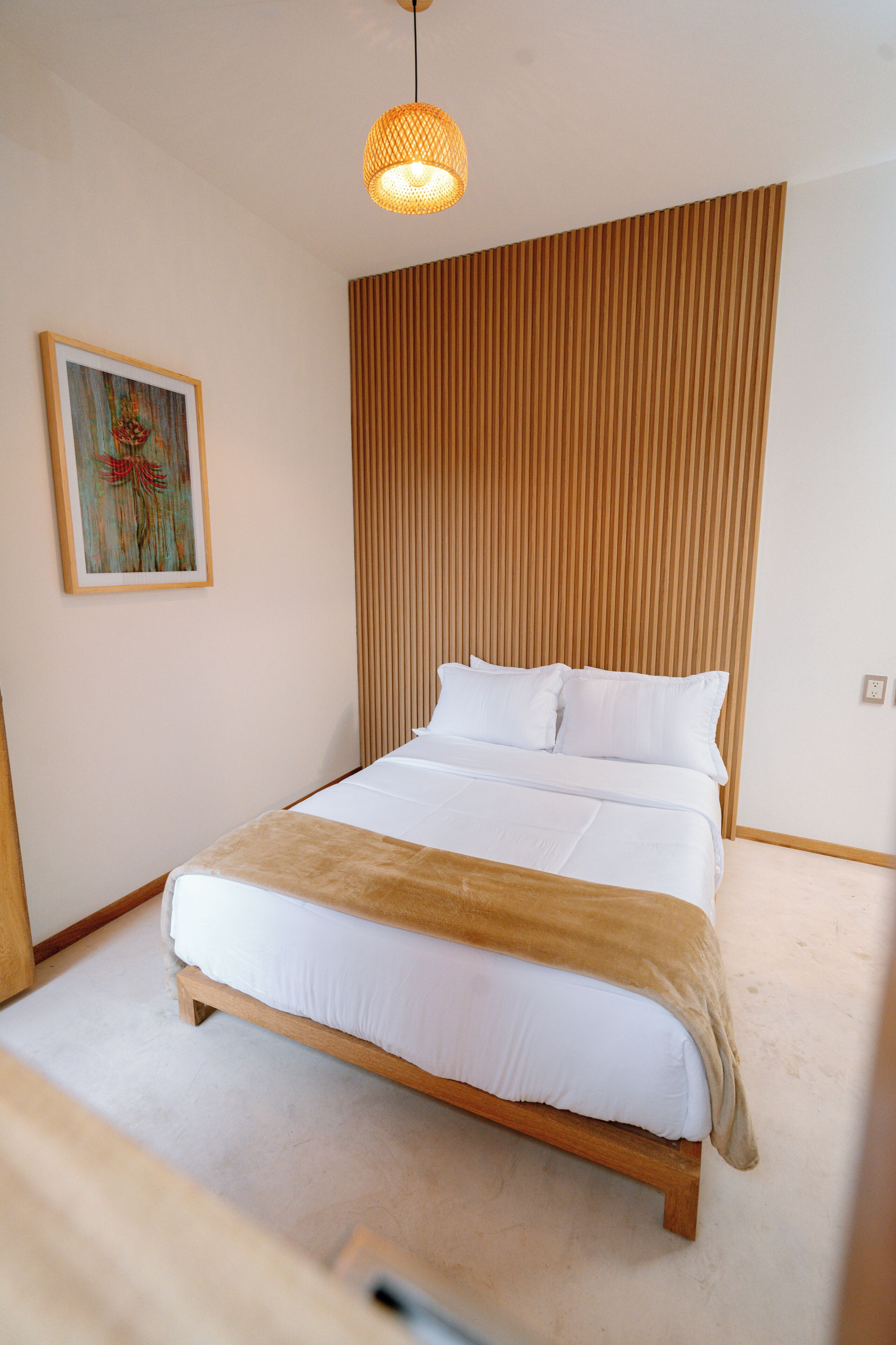 Comfort Room | Free WiFi, bed sheets