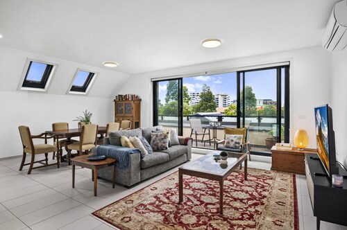 Comfortable 2 Bed Stay With Parking