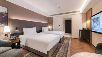 Chambre avec lits jumeaux, vue colline