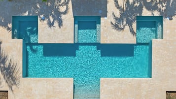 2 piscine all'aperto