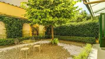 Suite, Gartenblick | Speisen im Freien