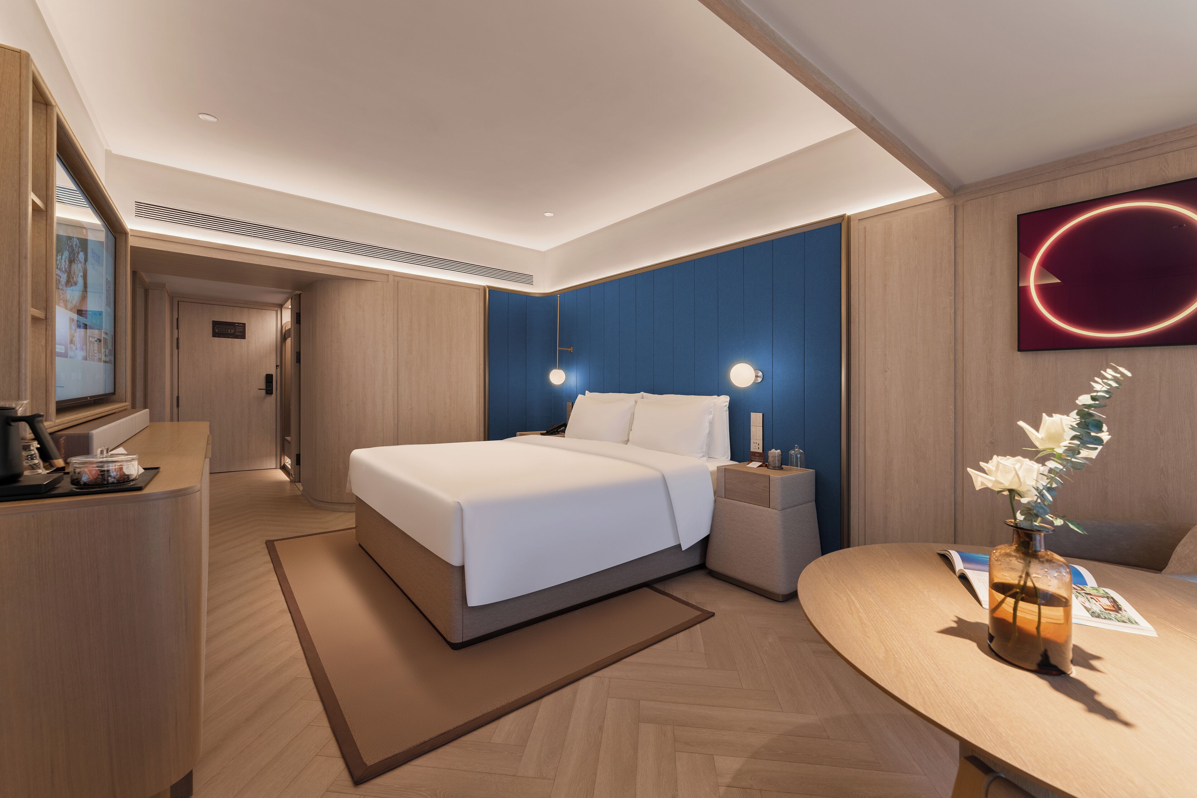 Comfort-Doppelzimmer, Stadtblick | Schreibtisch, laptopgeeigneter Arbeitsplatz, Verdunkelungsvorhänge