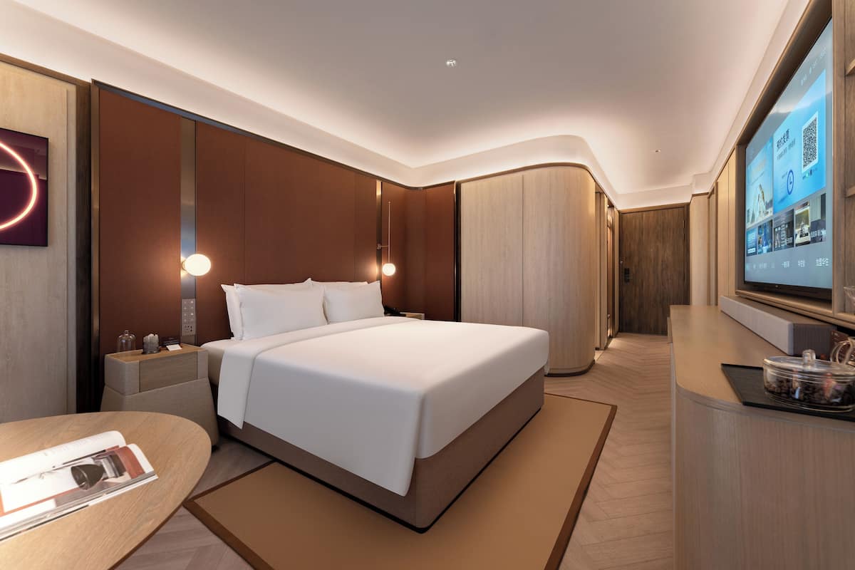 Superior Single Room, City View | Desk, laptop workspace, blackout drapes, soundproofing