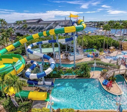 Spacious 2BR Condo at Harbourside Resort, Walk to Beach