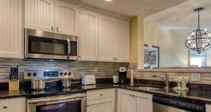 Spacious 2BR Condo at Harbourside Resort, Walk to Beach