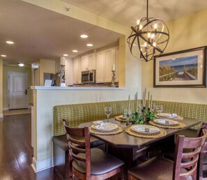 Dining - Spacious 2BR Condo at Harbourside Resort, Walk to Beach (Indian Rocks Beach)