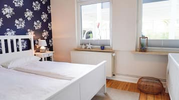 Bügeleisen/Bügelbrett, Reisekinderbett, kostenloses WLAN