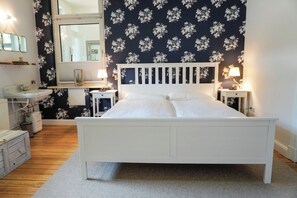 Iron/ironing board, travel cot, free WiFi - Vacation Rental "LOTTTALEBEN 1" for up to 4 people (non-smoking) (Timmendorfer Strand)