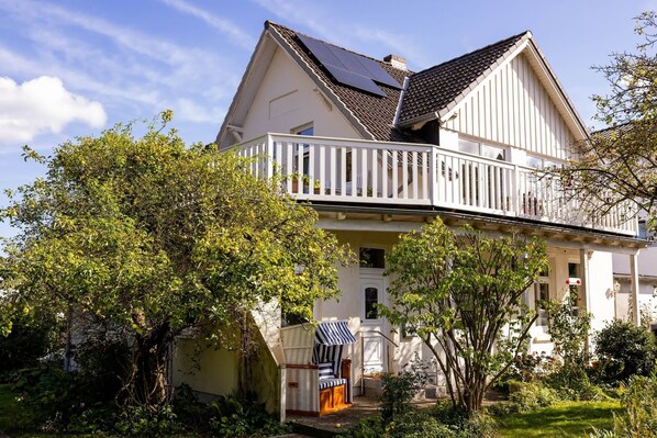 Exterior - Vacation Rental "LOTTTALEBEN 1" for up to 4 people (non-smoking) (Timmendorfer Strand)