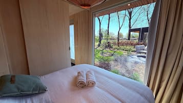 In-room safe, travel cot, free WiFi, bed sheets