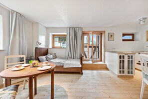 WiFi, bed sheets - Kachelofenstüble im Häusle – Holiday Apartment at Hofgut Heiligenberg (Heiligenberg)