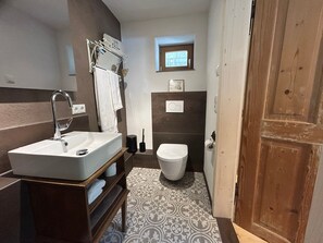 Bathroom - s'Häusle - Holiday Home at Hofgut Heiligenberg (Heiligenberg)