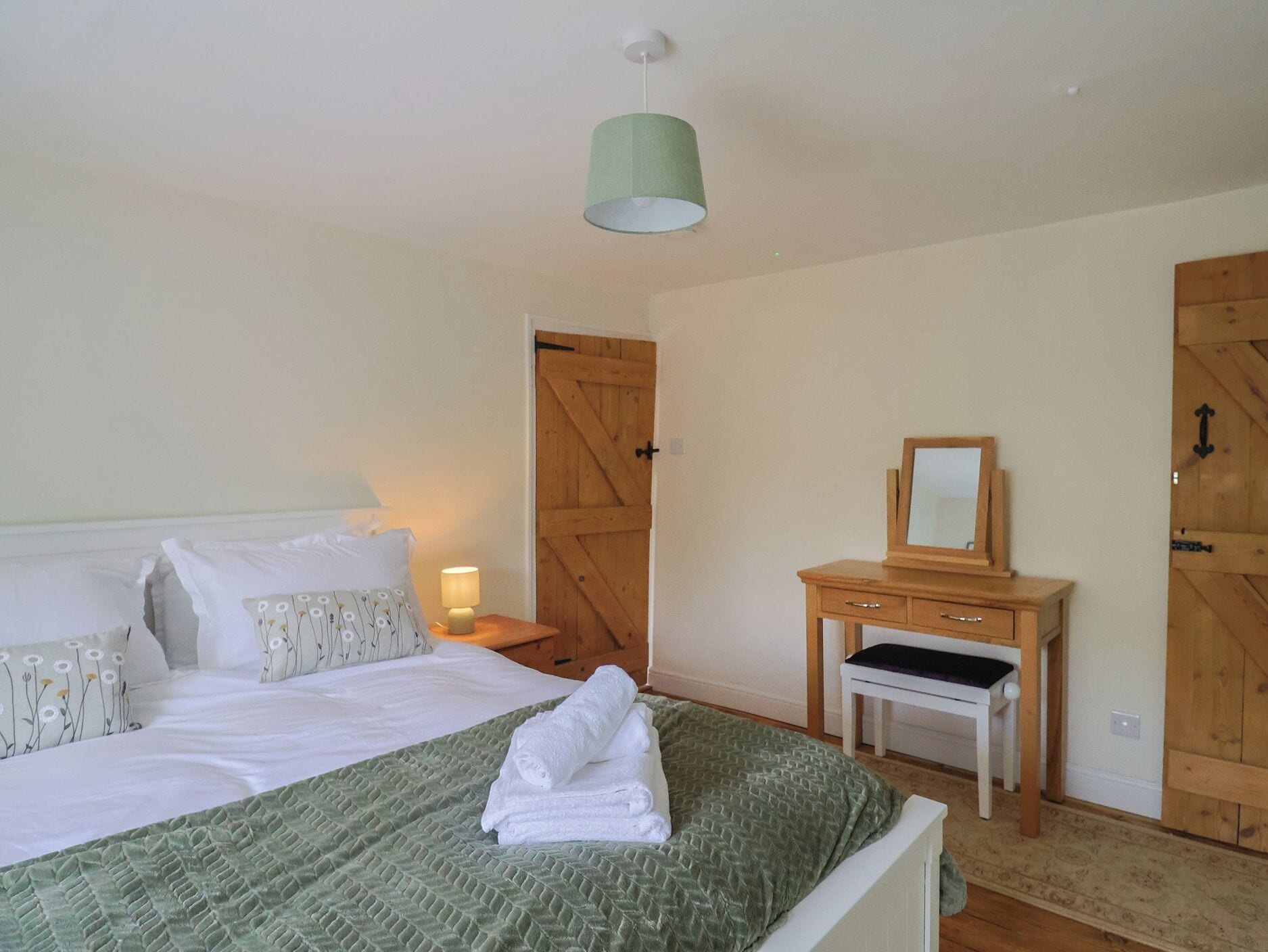5 bedrooms, WiFi (free), individually decorated, individually furnished