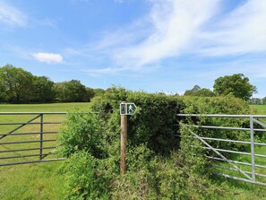 Property grounds - Harbins Farm (Sherborne)