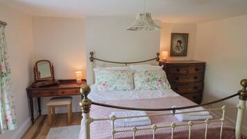 5 bedrooms, individually decorated, individually furnished, free WiFi