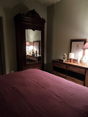 Room - Vrbo Property (Bayeux)