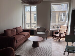 Living area - Vrbo Property (Bayeux)