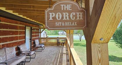 Cozy 2-bedroom lodge with AC in LaFayette perfect for relaxing