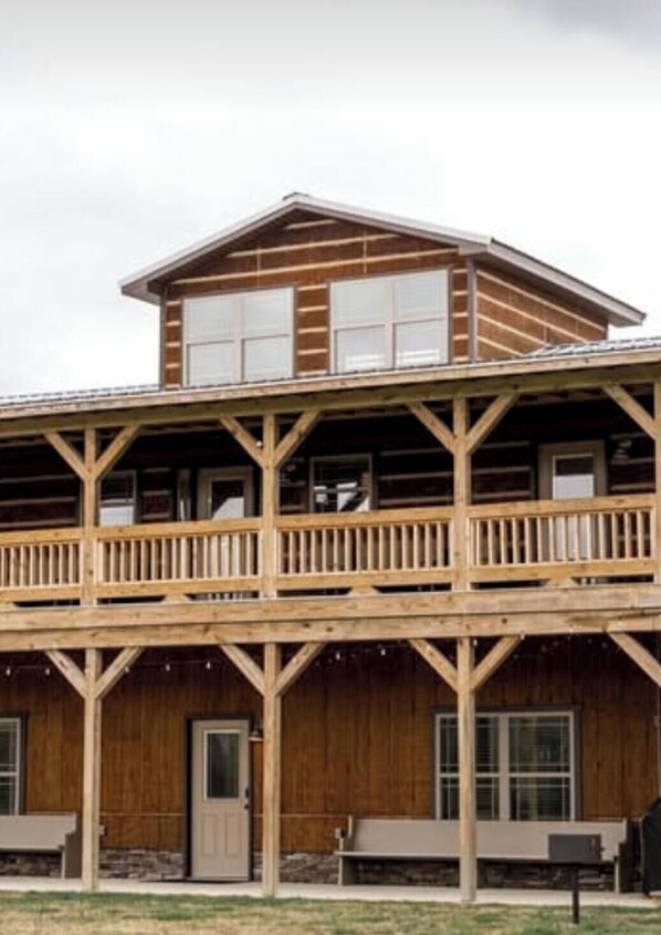 Exterior - Charming 2-bedroom lodge with AC in LaFayette perfect for relaxing (LaFayette)